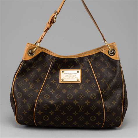 louis vuitton inventeur bag 101 avenue des champs elysees paris|louis vuitton champs elysees appointment.